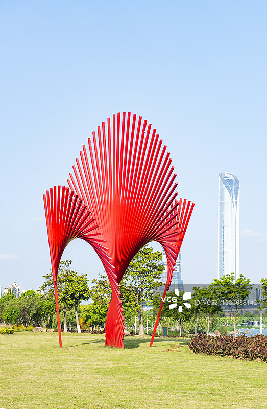 苏州金鸡湖雕塑抽象 苏州金鸡湖现代大道上的永恒的旋律雕塑 雕塑 金鸡湖风光 苏州金融中心图片素材