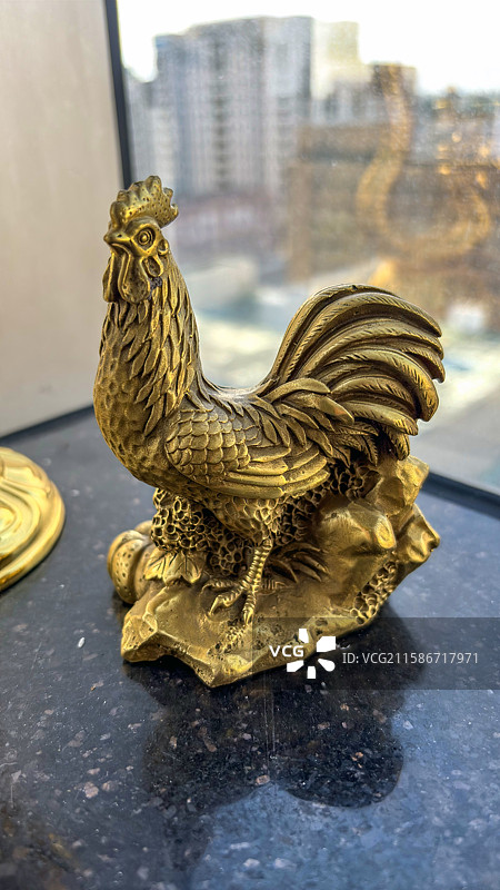 十二生肖酉鸡，雄鸡雕塑，公鸡雕像图片素材