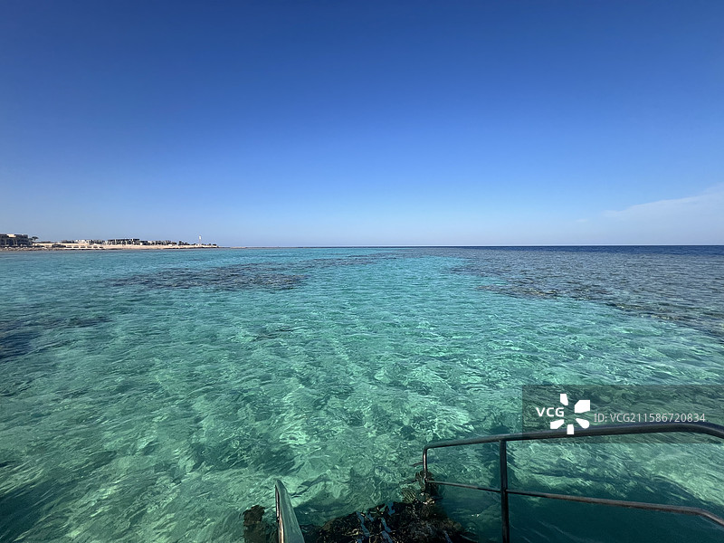 埃及赫尔格达 索马湾 红海海岸线 浪漫海边度假区 度假栈桥 玻璃海 广角壁纸图片素材