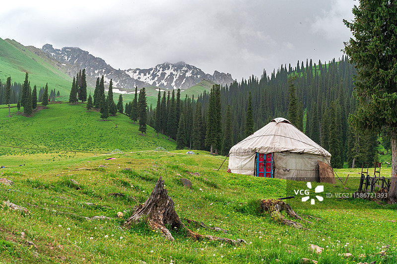 多云的那拉提图片素材