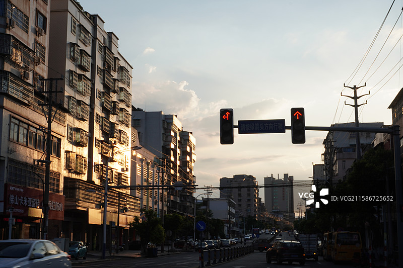 黄昏下的街头图片素材