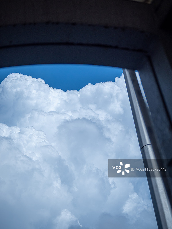 蓝天白云彩虹图片素材