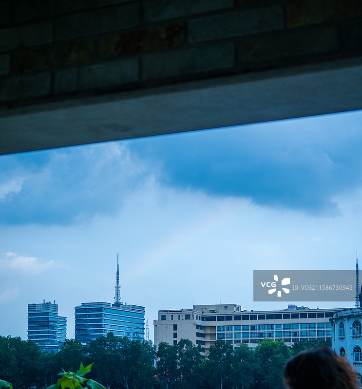 蓝天白云彩虹图片素材