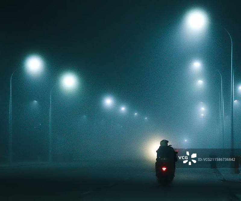 光留不住，雾总要散图片素材