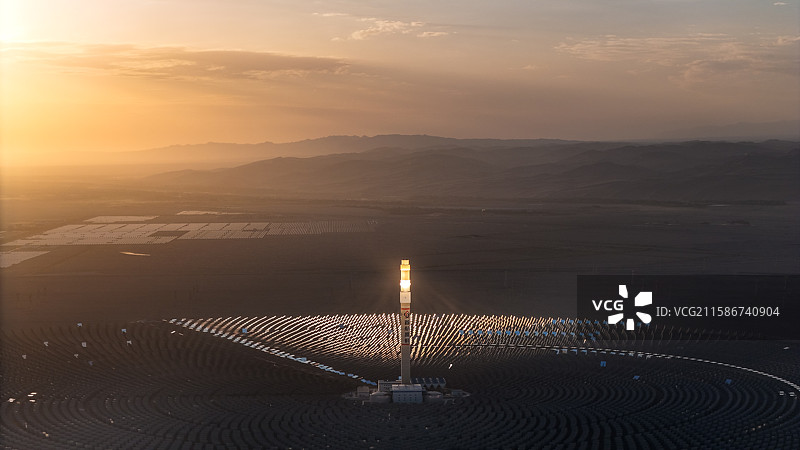 敦煌光电产业园熔盐塔式光伏发电图片素材