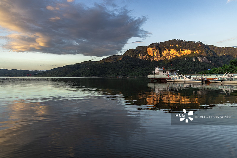 贵州瓮安县江界河渡之夕阳无限图片素材