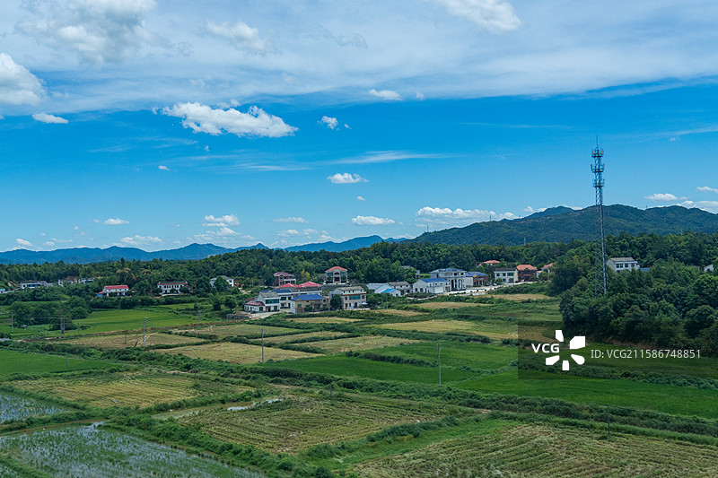 湖南岳阳县的乡村田园风光图片素材