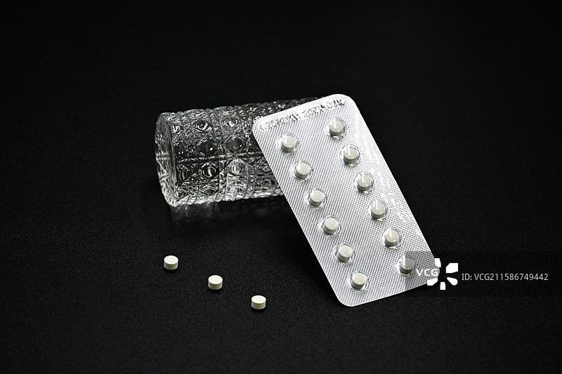 安眠药治疗失眠抑郁的药物药片图片素材