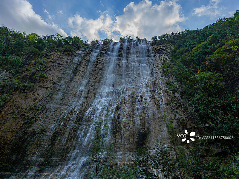 山东省潍坊市青州市黄花溪景区响石瀑图片素材