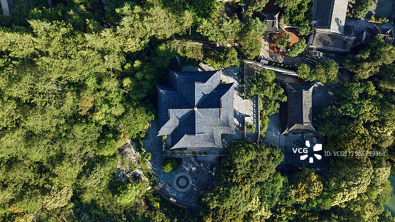 空中俯瞰云南丽江古城万古楼图片素材