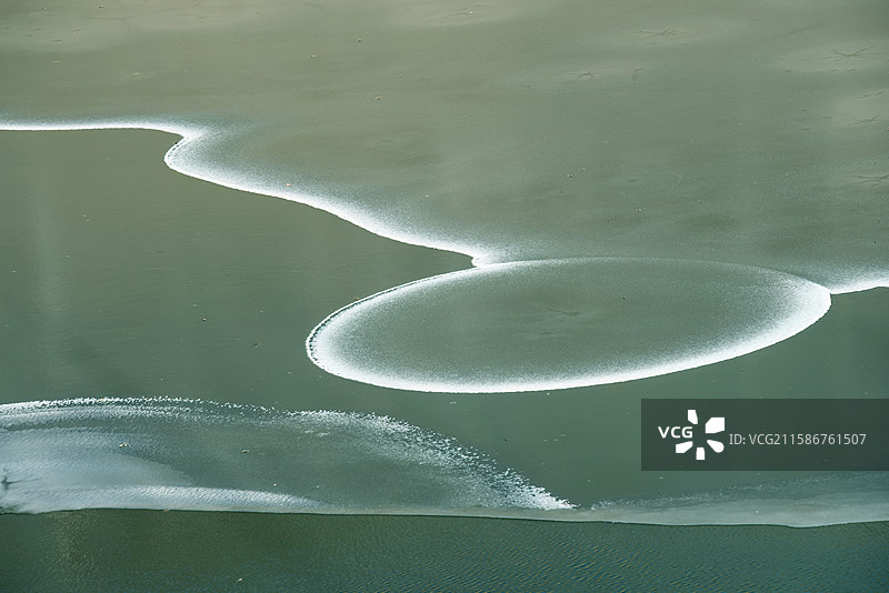 河南省郑州市荥阳市乔楼镇冬日里的索河冰花图片素材