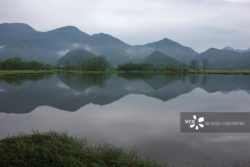 湖北省神农架林区大九湖湿地：三号湖图片素材