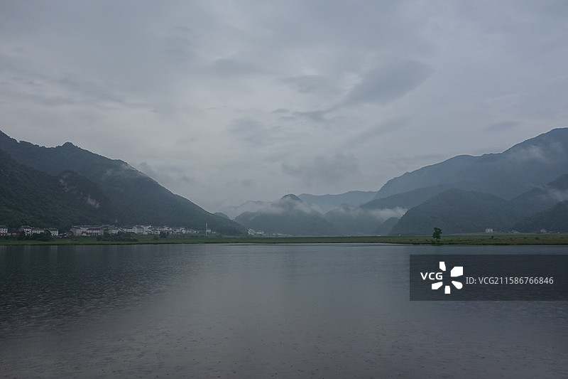 湖北省神农架林区大九湖湿地：二号湖图片素材