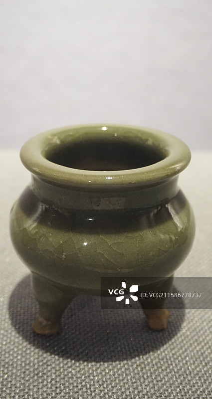 宋青釉鬲式炉，福建博物院藏图片素材