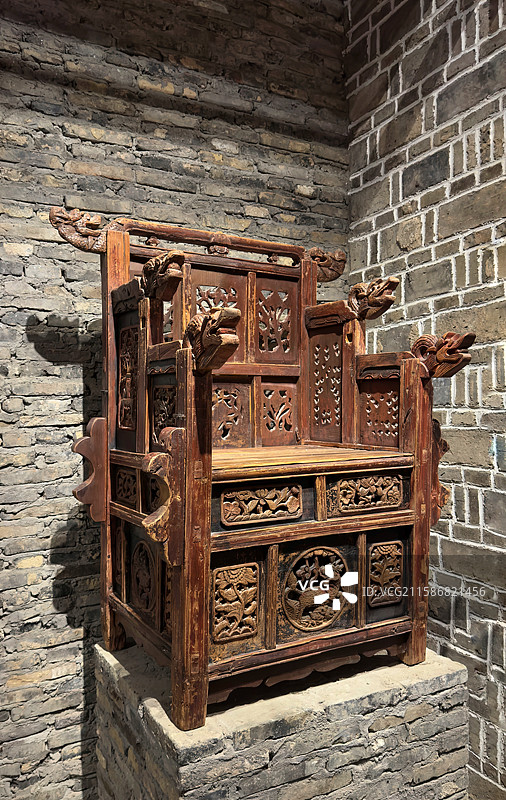 中式古典木雕座椅图片素材