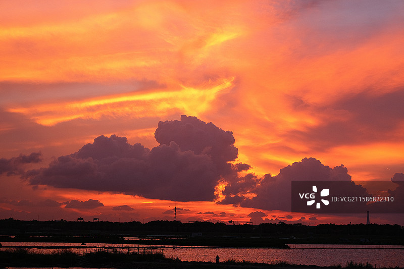 广州市南沙自贸区南沙湿地日落夕阳晚霞 南沙十九涌日落晚霞图片素材