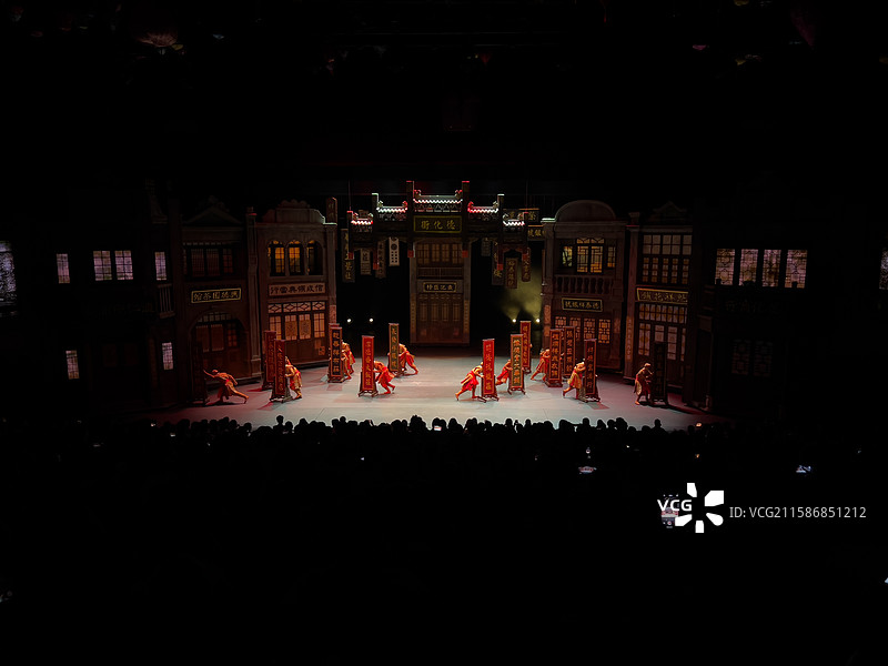 河南省 郑州市 中牟县 电影小镇 剧场  实景演出 舞台 穿越德化街 舞台剧表演图片素材