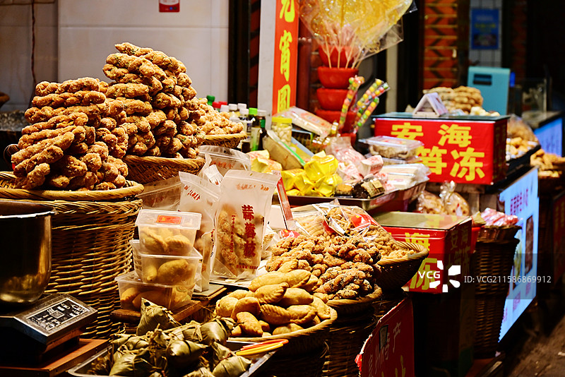闽南泉州传统名小吃 绿豆饼 蒜蓉枝 蜜饯 花生糕 肉粽图片素材