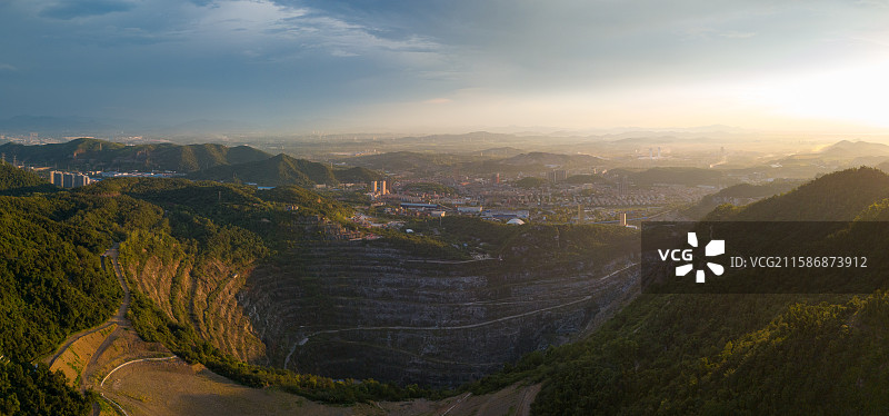黄石国家矿山公园“亚洲第一采坑”图片素材