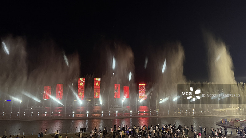 鄂尔多斯乌兰木伦湖音乐喷泉亚洲最大音乐喷泉图片素材