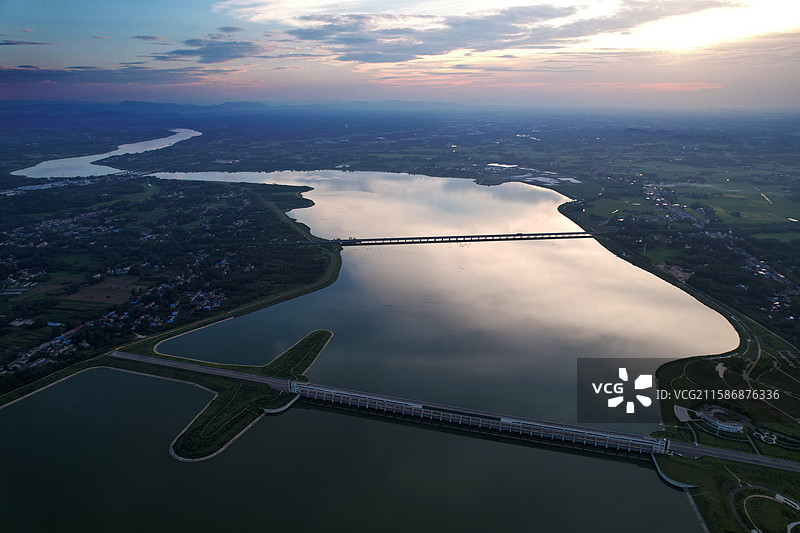 安徽六安：淠河水利枢纽水清岸绿美如画图片素材