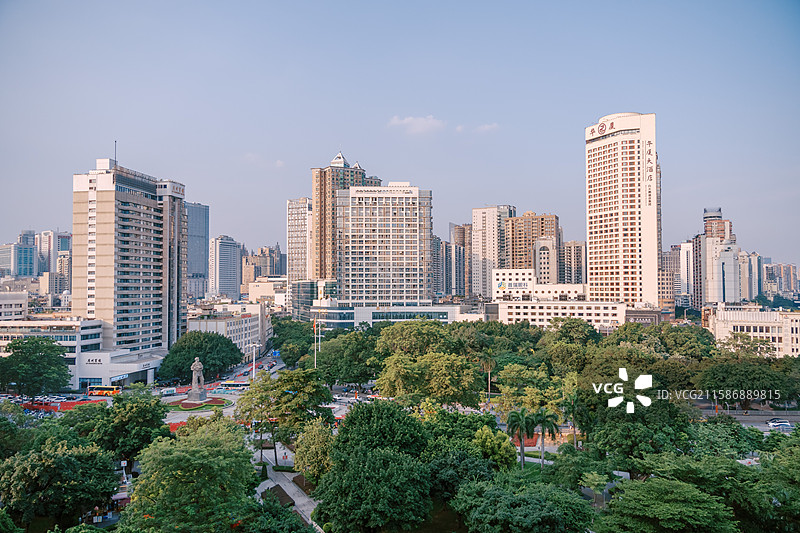 星寰国际中心大楼远眺海珠桥及珠江风景图片素材