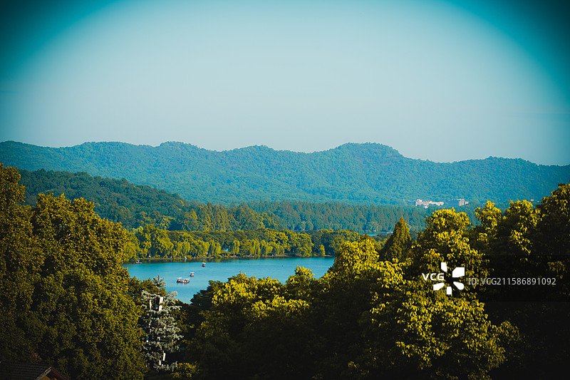 《净慈寺中远眺西湖》图片素材