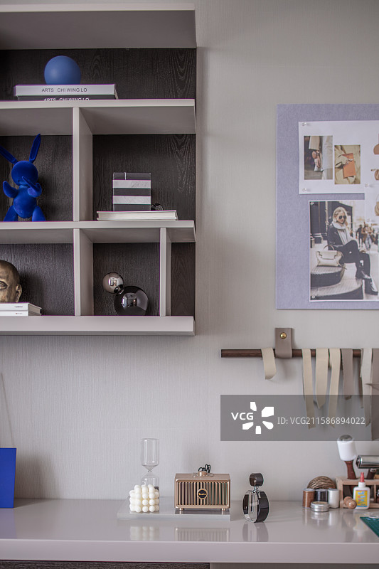 地产样板间书桌收纳与展示架图片素材