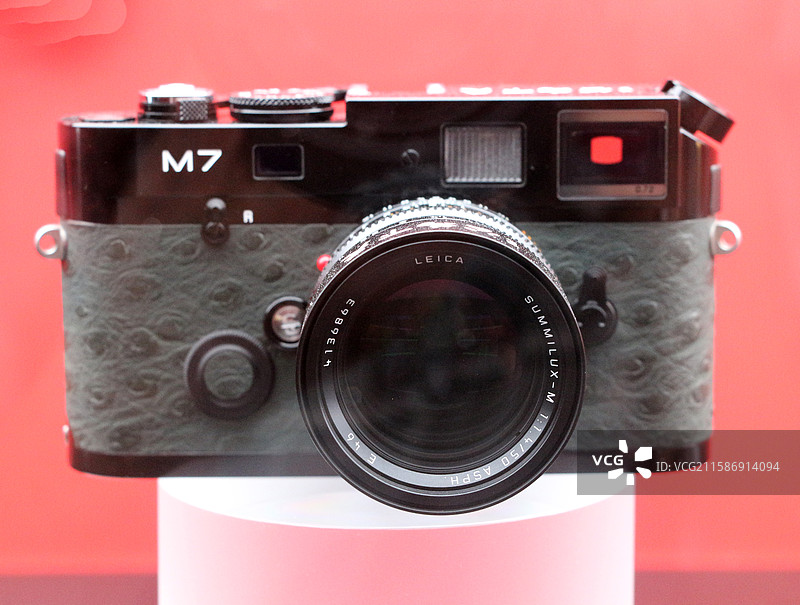 徕卡百年特别展览《世纪见证者：当徕卡遇见中国》 —— 徕卡M7相机，辛亥革命100周年限量版图片素材