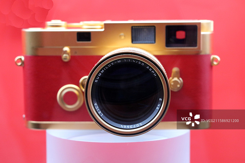 徕卡百年特别展览《世纪见证者：当徕卡遇见中国》 —— 徕卡MP中华人民共和国成立60周年限量版相机图片素材