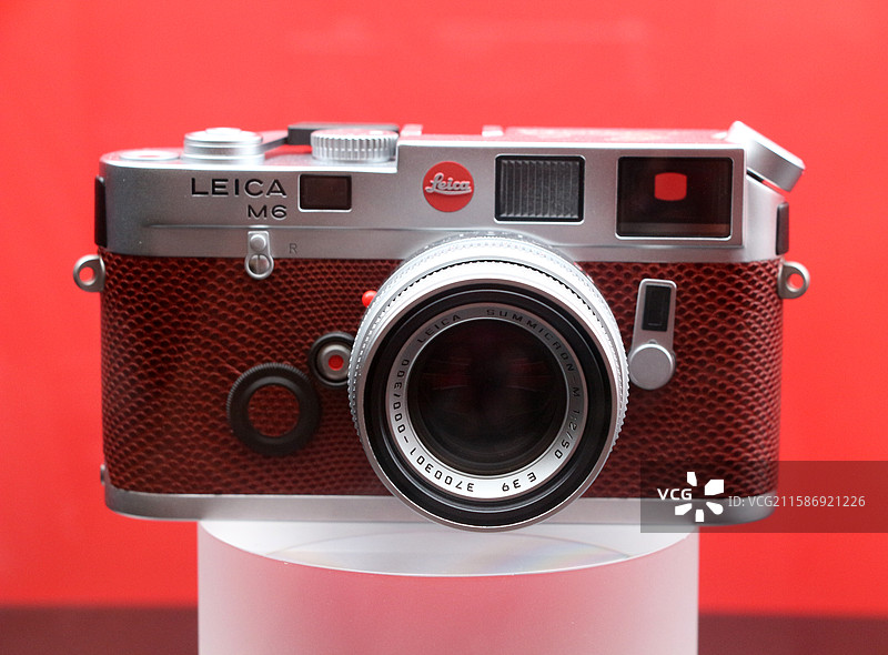 徕卡百年特别展览《世纪见证者：当徕卡遇见中国》 —— 徕卡M6龙限量版相机图片素材