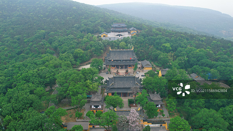 江南苏州常熟三峰清凉禅寺百年楸树航拍图片素材