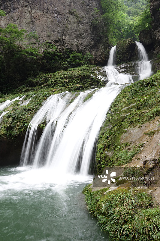 湖北省十堰市房县神农架野人谷：锅底潭图片素材