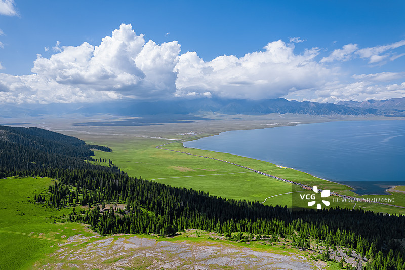 新疆赛里木湖图片素材