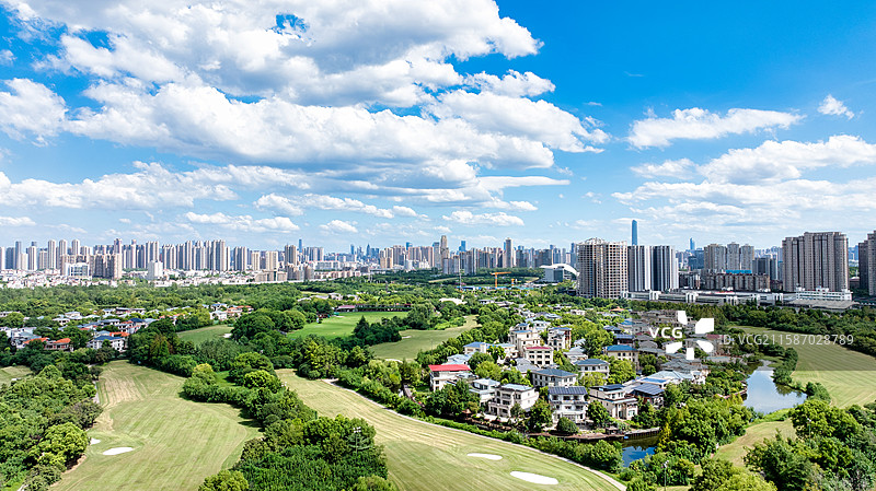 武汉金银湖高尔夫球场夏季航拍图片素材