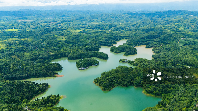 航拍成都崇州白塔湖图片素材