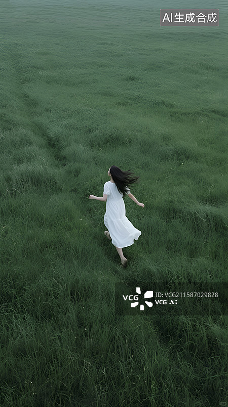 【AI数字艺术】身着白裙女子在绿色草原上奔跑景象图片素材