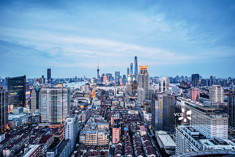 上海黄浦区外滩日出日落蓝调火烧云东方明珠金茂环球金融上海中心大厦威斯汀大酒店白玉兰广场黄浦江图片素材