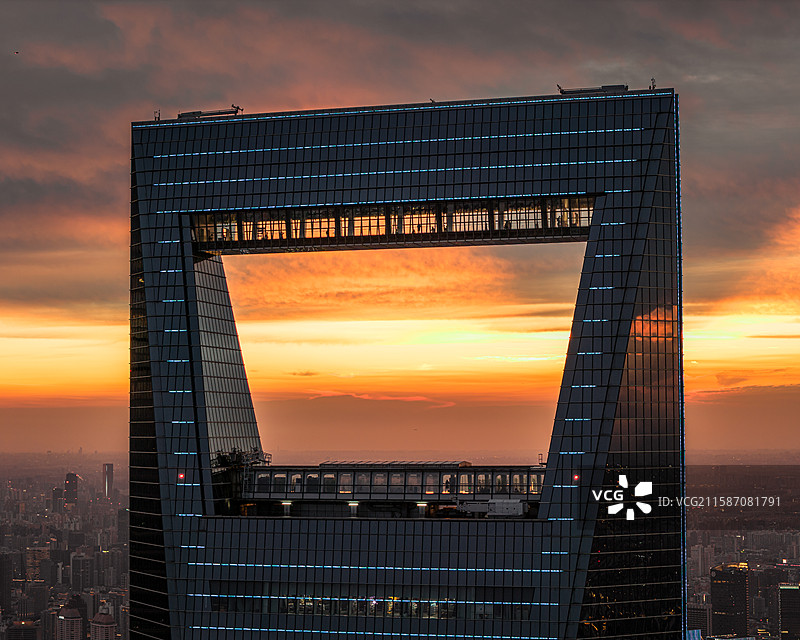 上海，城市之窗，和晚霞图片素材