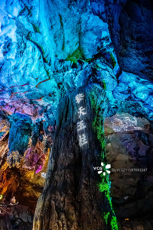 玉华洞 黄泥洞擎天玉柱 福建三明将乐县玉华古洞风景名胜 喀斯特地貌溶洞图片素材