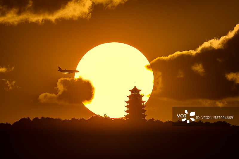 重庆铁山坪云外楼落日,图片素材