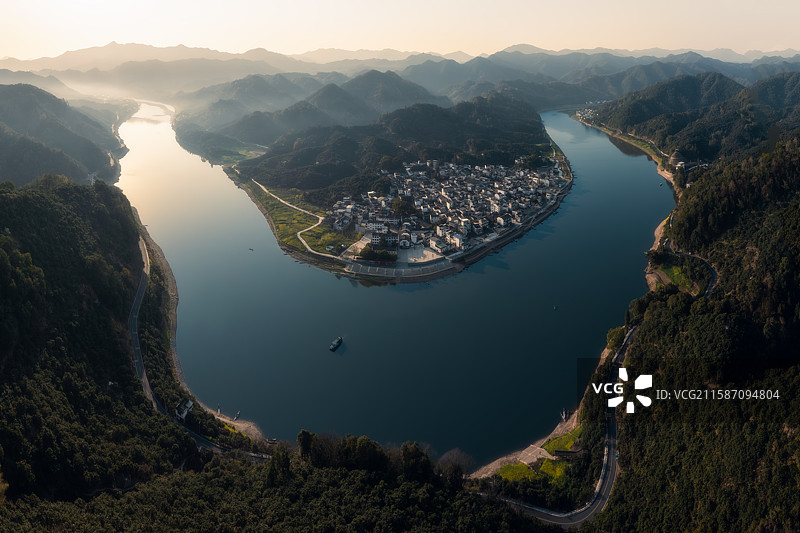 新安江漳潭村图片素材