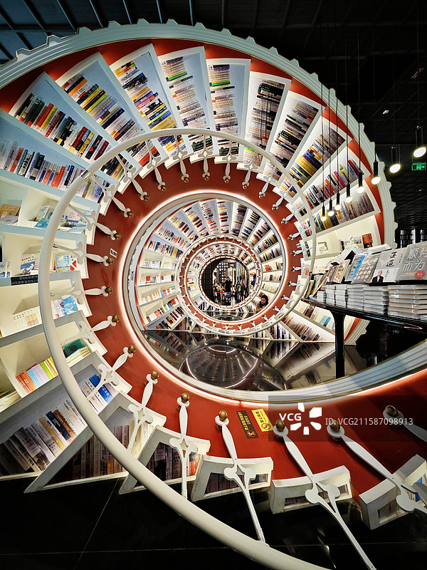 水平视角下的广东深圳地标书店图片素材
