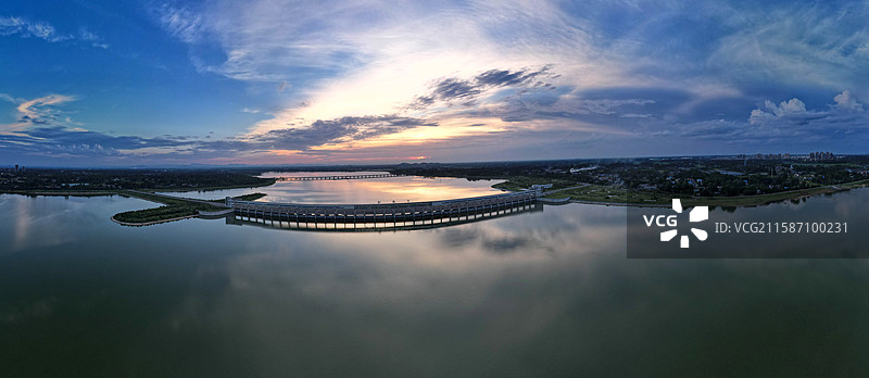 安徽六安：淠河水利枢纽水清岸绿美如画图片素材