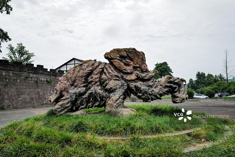 重庆 涞滩古镇门口的石像图片素材