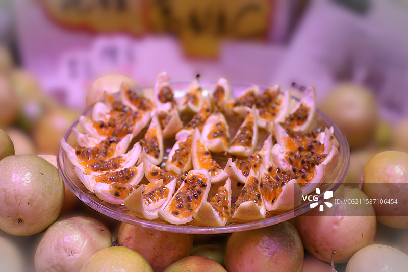 黄金百香果及其果实特写图片素材