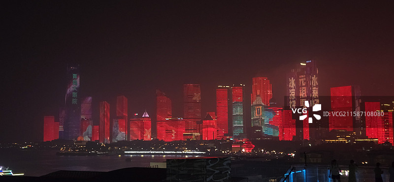 青岛奥帆中心夜景大雾海边图片素材