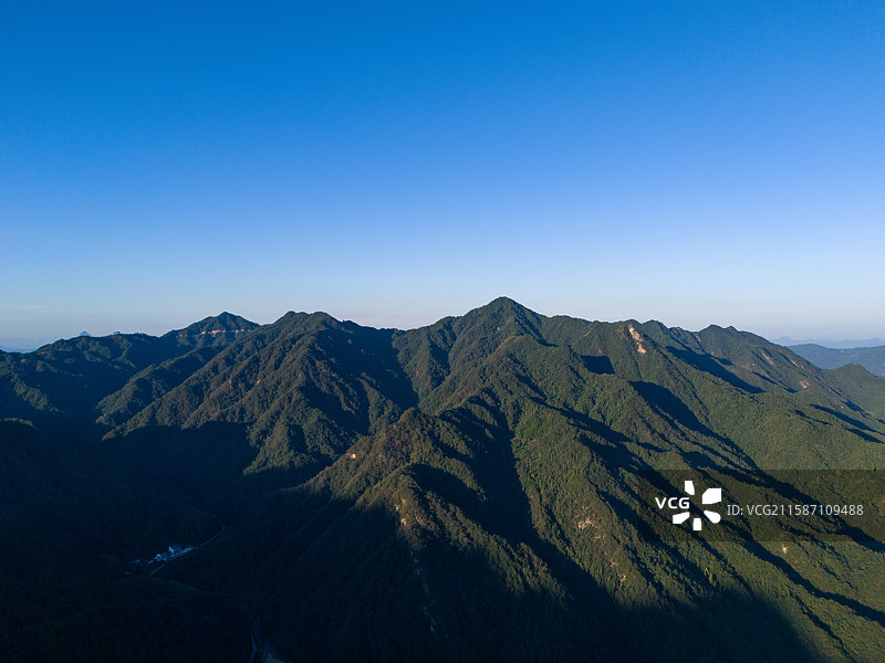 黄冈英山县桃花冲山脉图片素材