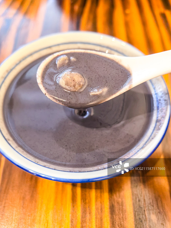 莲子黑芝麻糊甜品美食特写图片素材