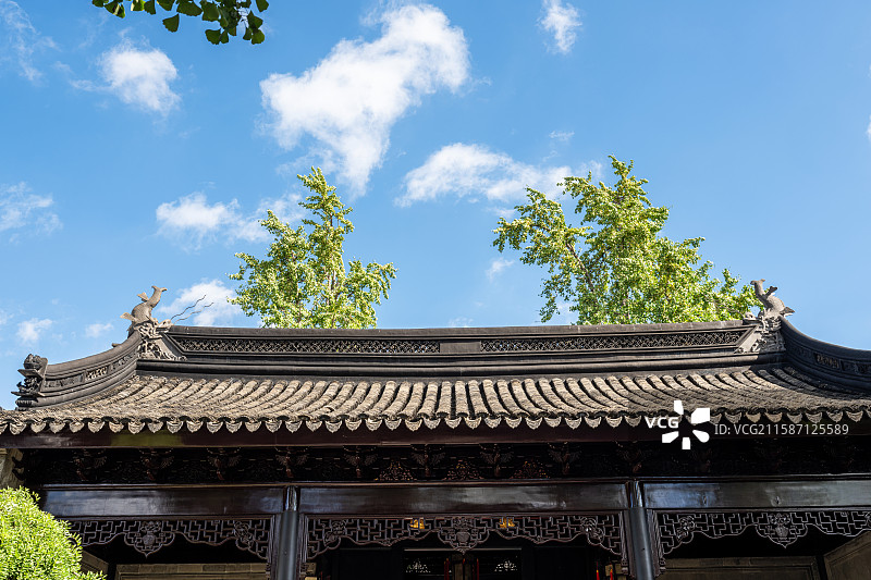 苏州狮子林屋檐与灰瓦建筑景观图片素材